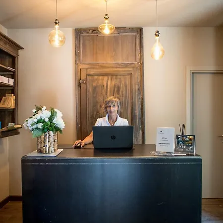 La Canonica - Charming Self-catering In Lägenhet Nizza Monferrato